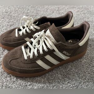 Women’s Adidas Spezial 7.5 Brown suede sneakers